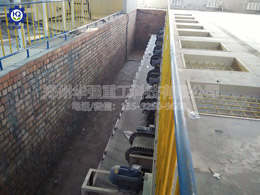 新型有機肥造粒機現(xiàn)場